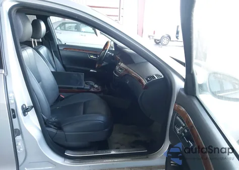 2007 Mercedes-Benz S-Class 5.5L V8 z USA, uszkodzony, nr VIN WDDNG71X57A028201